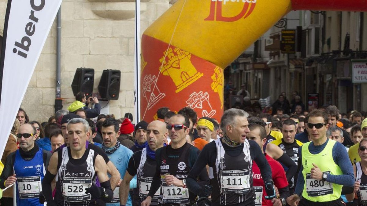 Imagen de una carrera reciente a su paso por el centro histórico.-SANTI OTERO
