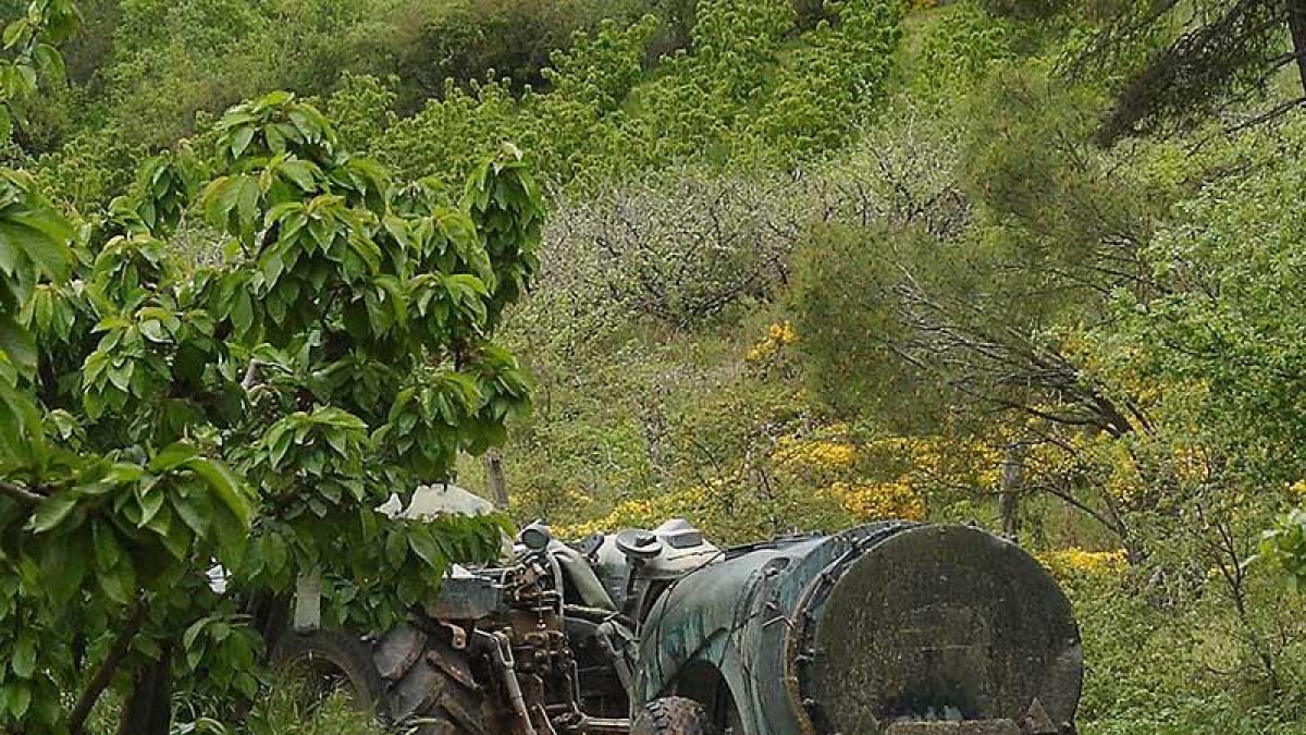 El tipo de tractor utilizado en Caderechas propició el fatal desenlace.-G. G.
