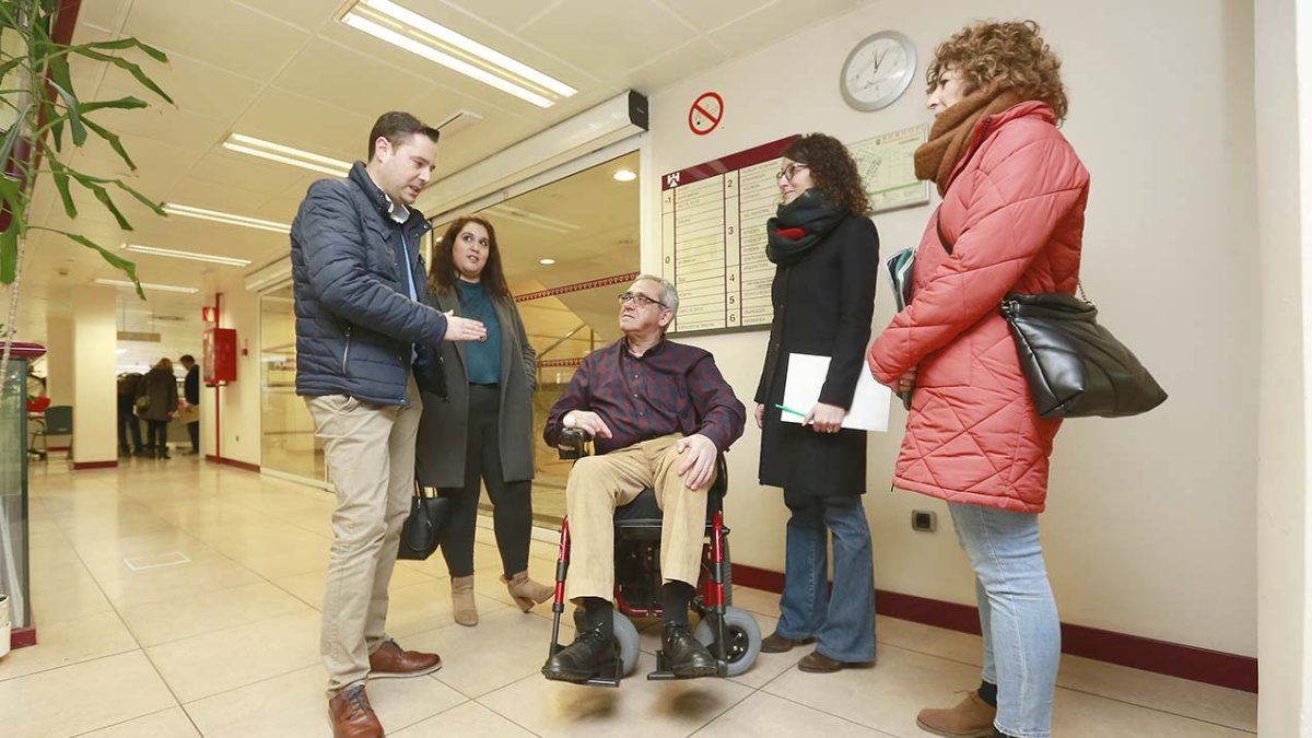 De izquierda a derecha: Daniel de la Rosa, Estrella Paredes, Juan Igancio Hortigüela, Elena Gallardo y Judit García. RAÚL G. OCHOA