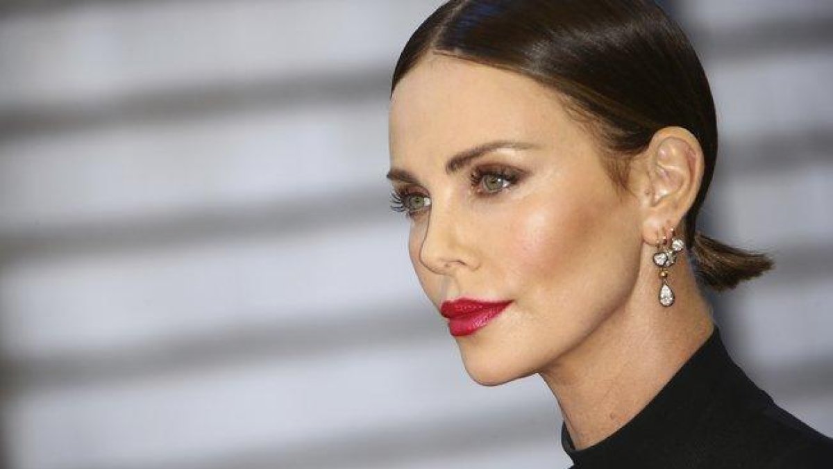 Charlize Theron posa durante la premiere en Londres de Long Shot, el pasado día 25 de abril.-JOEL C RYAN / INVISION / AP