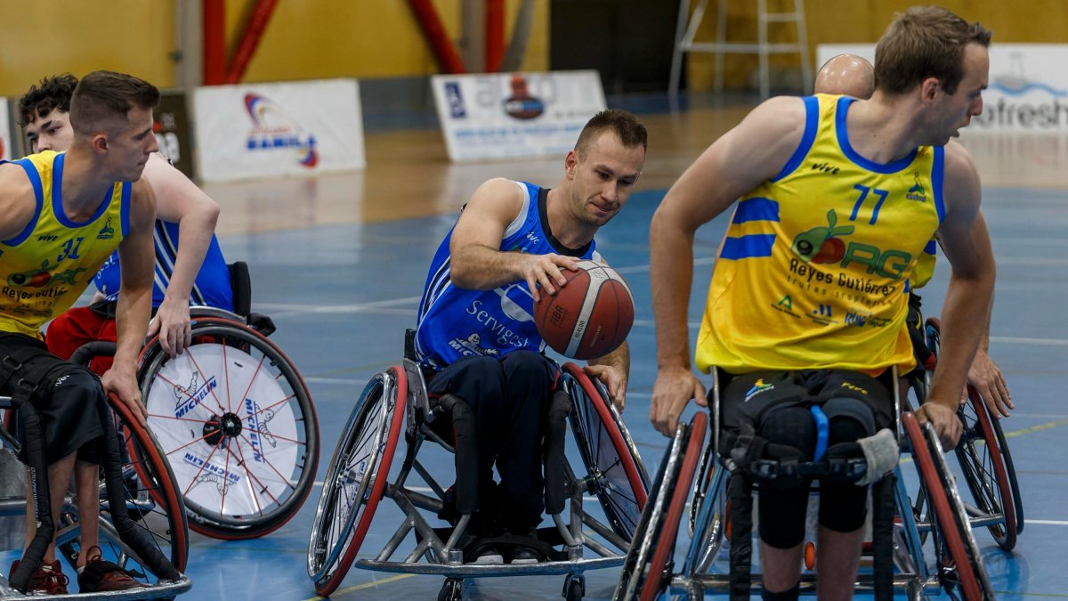 Macek anotó 32 puntos. TOMÁS ALONSO