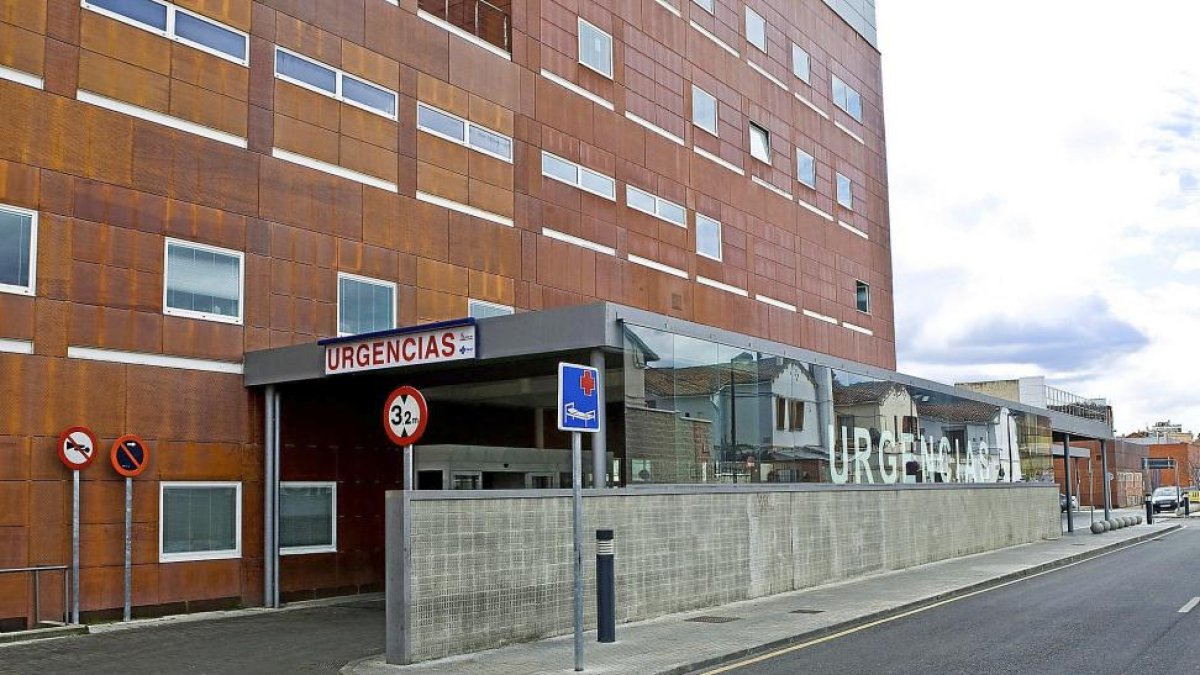 Entrada de Urgencias del Hospital Virgen de la Concha en Zamora-ICAL