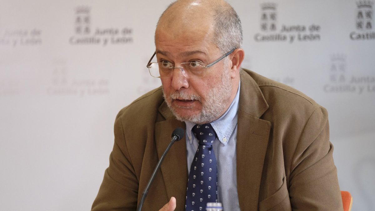 Villarig insta a Igea a retractarse en público y pagar 60.000 euros por injurias