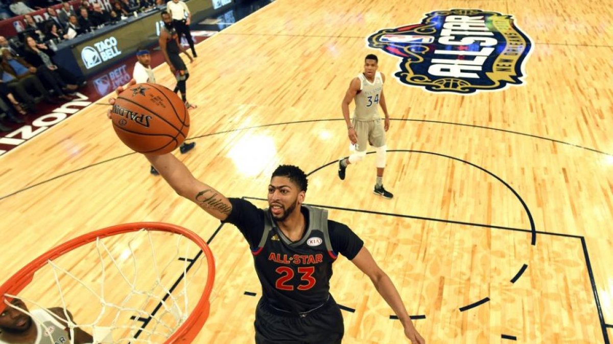Anthony Davis, en plena actuación.-BOB DONNAN