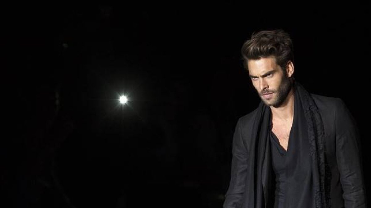 Imágenes de archivo de Jon Kortajarena y Vanessa Romero, los famosos más atractivos del verano 2015.-Foto: REUTERS / SUSANA VERA / SUSANNA SAEZ