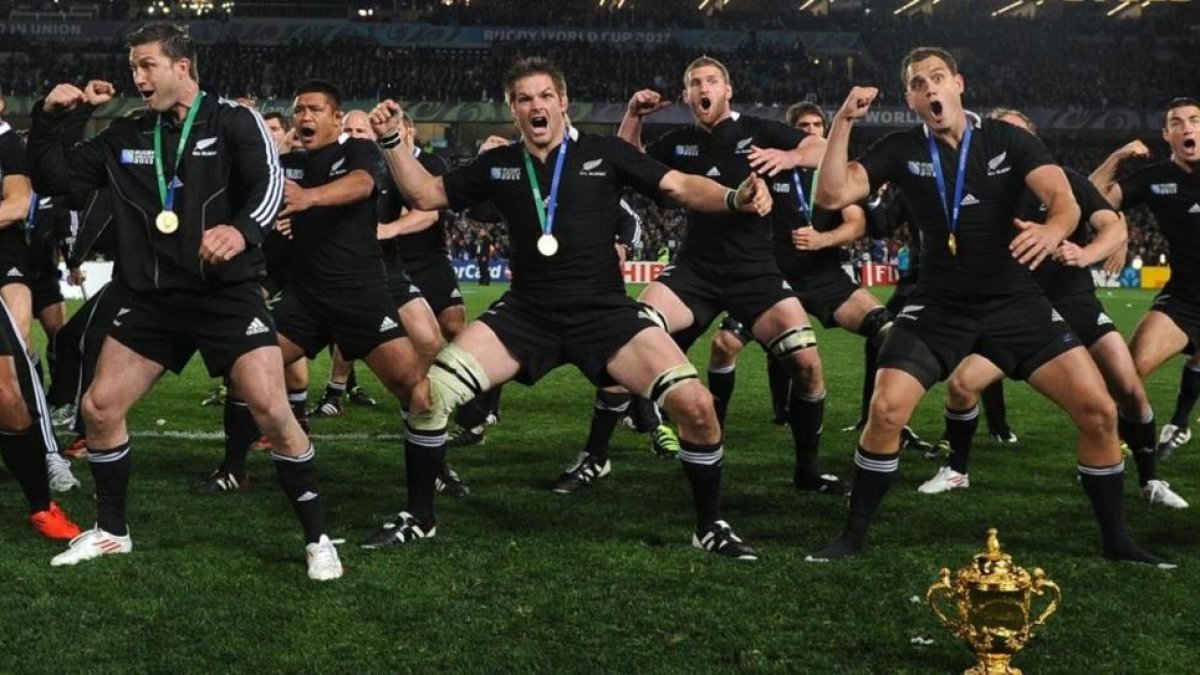 Los All Blacks y su famosa 'haka' de antes de los partidos.-AFP