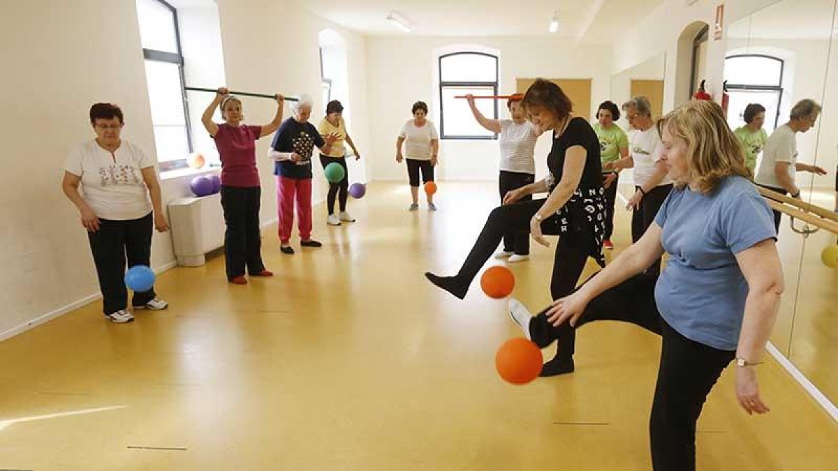 Imagen de una de las actividades de un centro cívico.-RAÚL G. OCHOA
