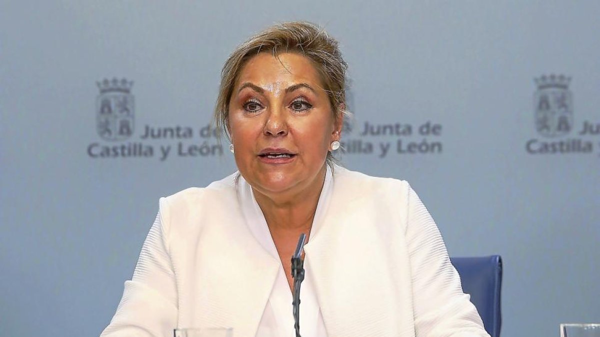 La vicepresidente, Rosa Valdeón, en la rueda de prensa posterior al Consejo de Gobierno.-ICAL