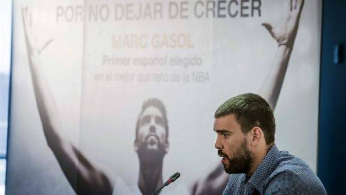 Marc Gasol, en su aparición ante los medios en Madrid.-Foto: EMILIO NARANJO / EFE