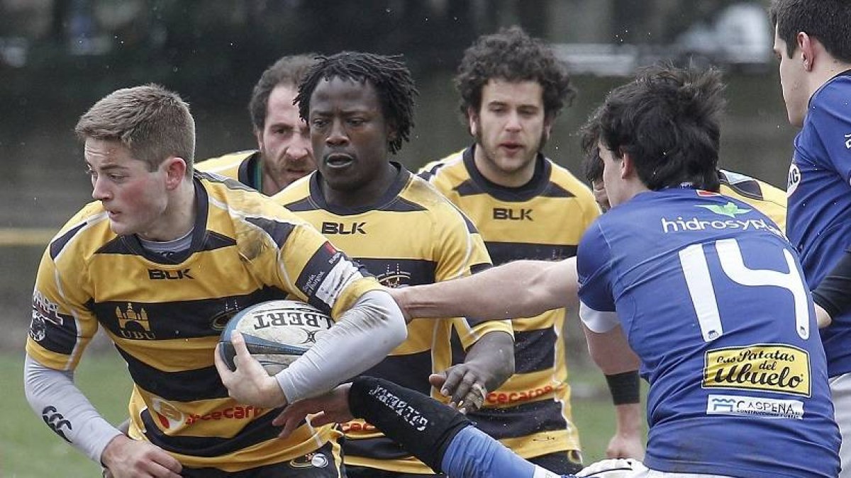 Wheeler controla el oval durante un partido.-SANTI OTERO