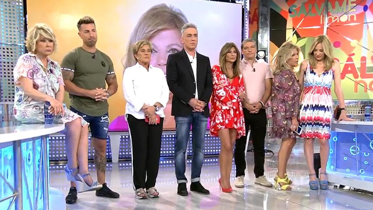 Kiko Hernández junto a los colaboradores de Sálvame-EL PERIÓDICO
