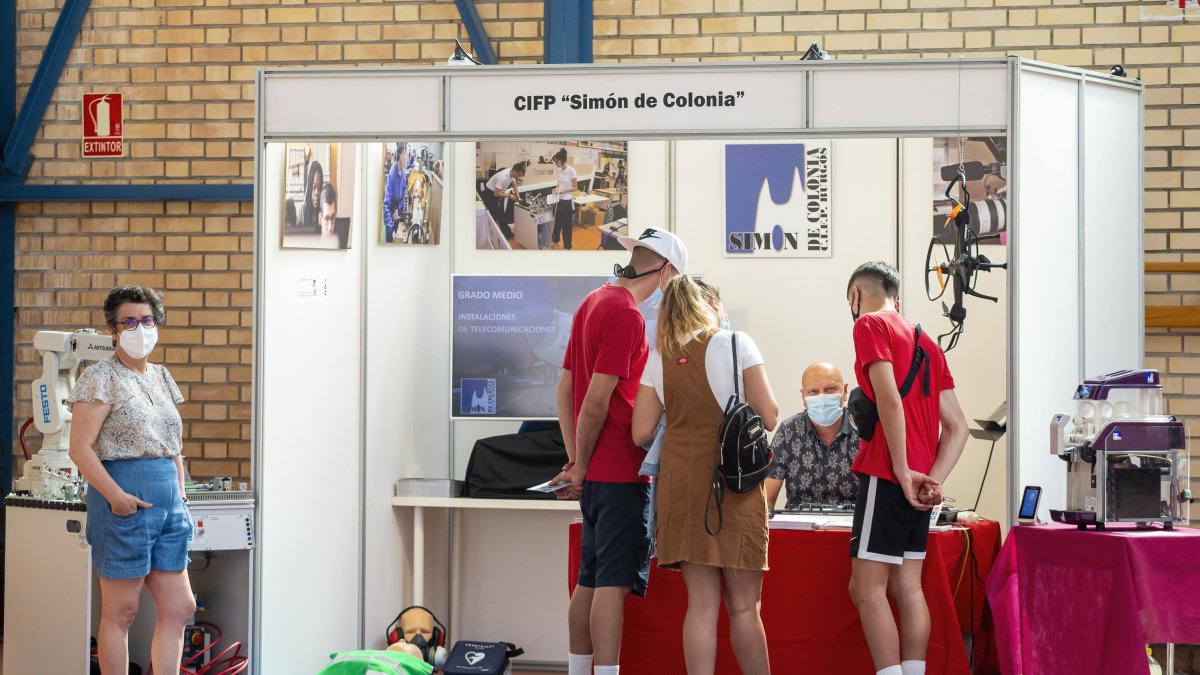 Imagen de uno de los stands de la reciente muestra de FP en Burgos capital. SANTI OTERO