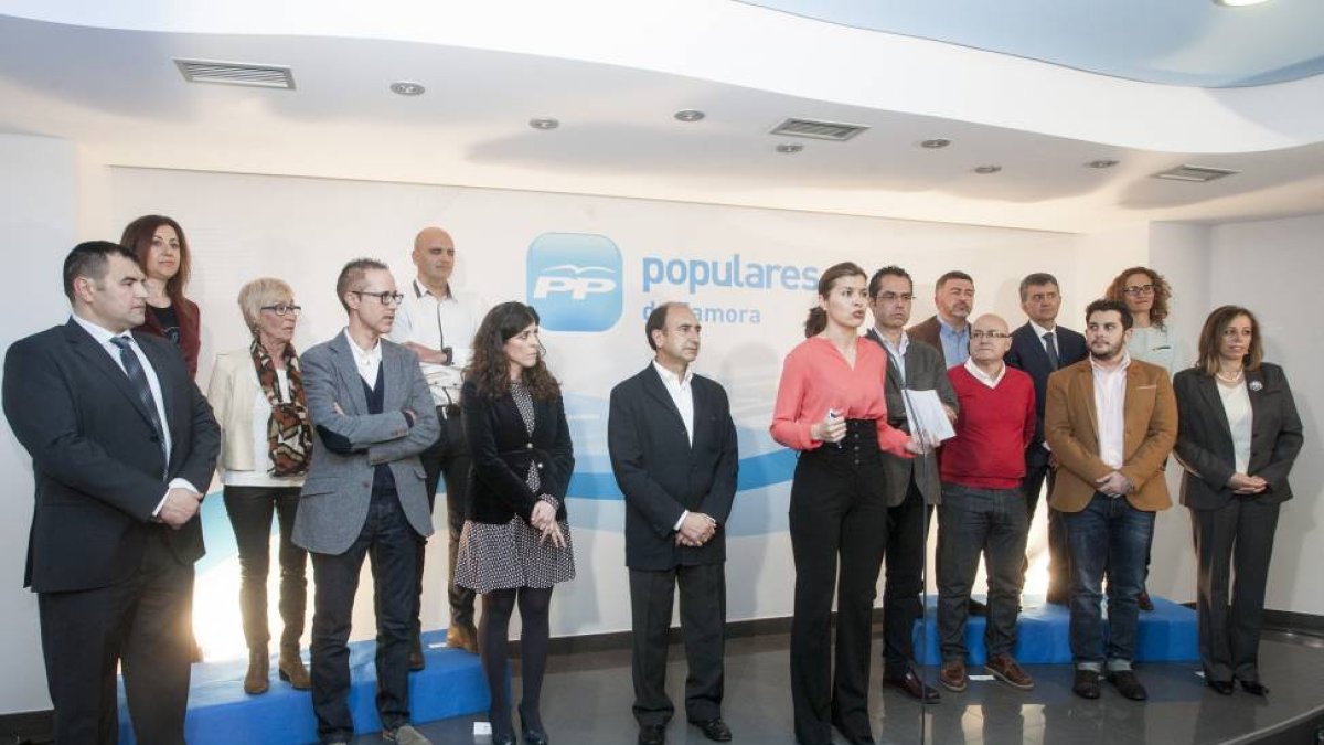 La candidata del Partido Popular a la Alcaldía de Zamora en las próximas elecciones municipales, Clara San Damián, presenta a las personas que formarán parte de su candidatura-Ical