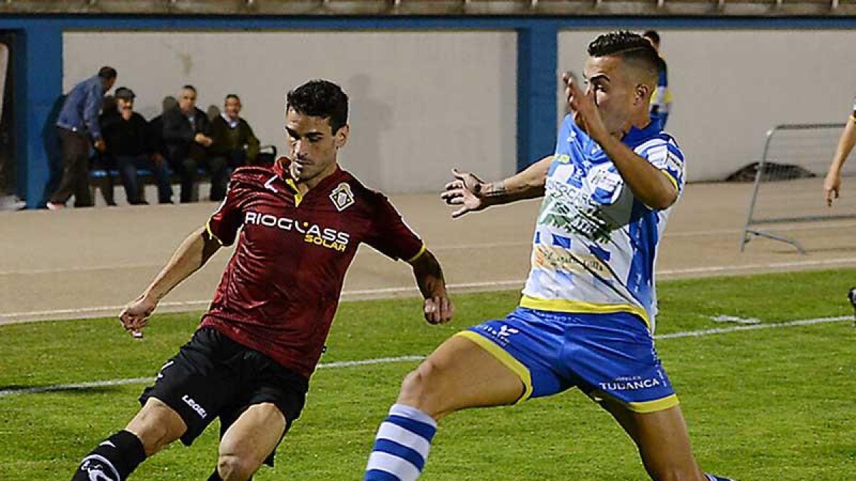 Los blanquiazules sumaron ante elCaudal su segunda victoria consecutiva en El Montecillo-Alberto Calvo