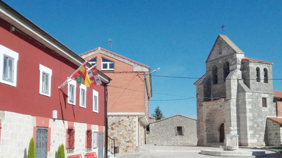 Villarmero presume de sus calles mejoradas y de su nuevo centro cívico.-ECB