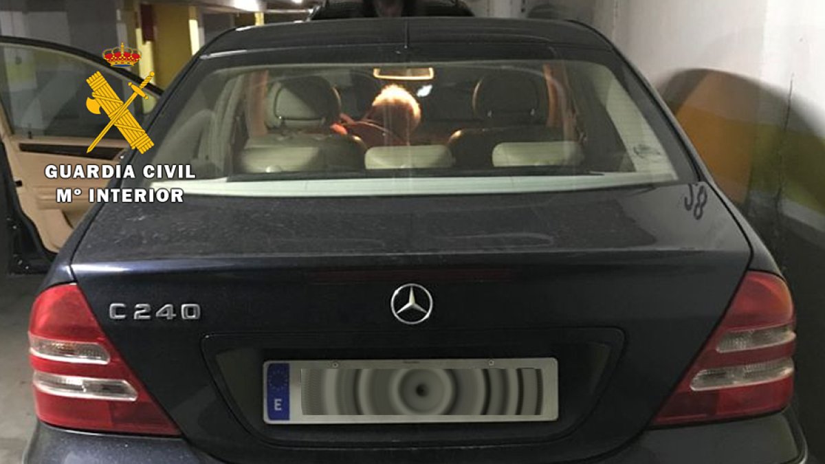 Imagen de uno de los vehículos incautados en la 'Operación Autokuruma'. GUARDIA CIVIL.