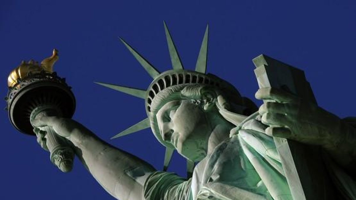 La Estatua de la Libertad, a la entrada de Nueva York.-AFP / TIMOTHY A. CLARY