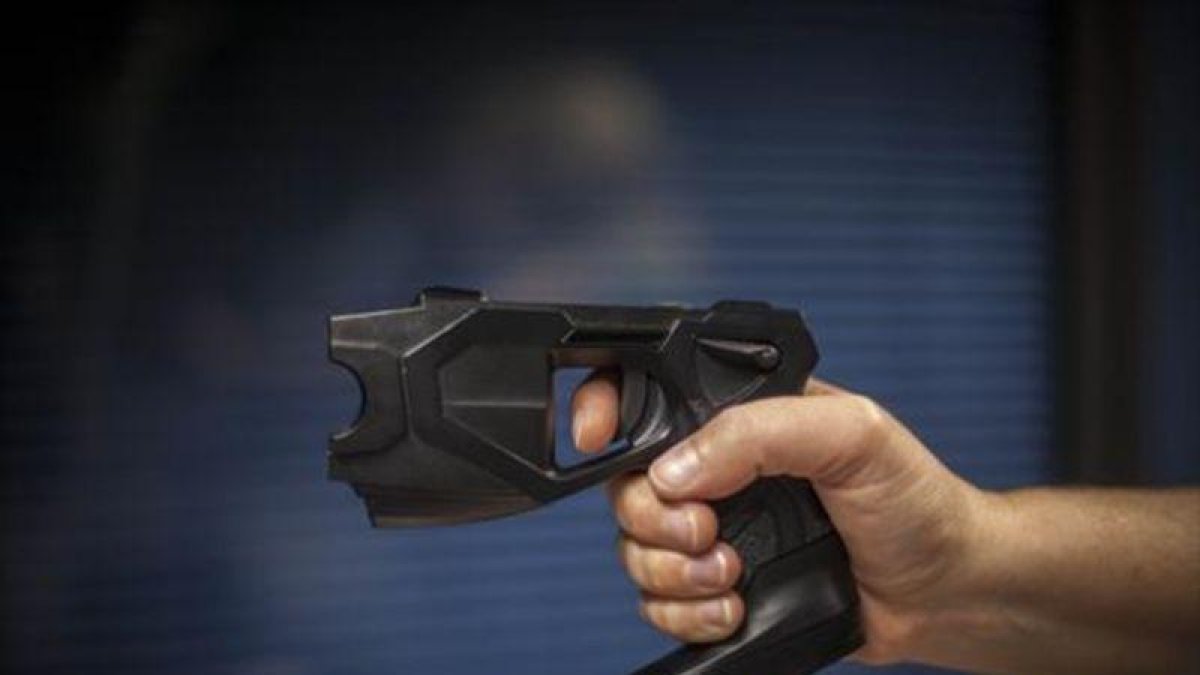 Una pistola eléctrica Taser.-ARCHIVO