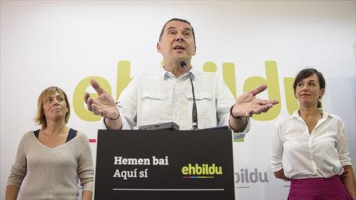El aspirante de EH Bildu a lendakari, Arnaldo Otegi, en una comparecencia ante la prensa en Bilbao.-EFE / JAVIER ZORRILLA
