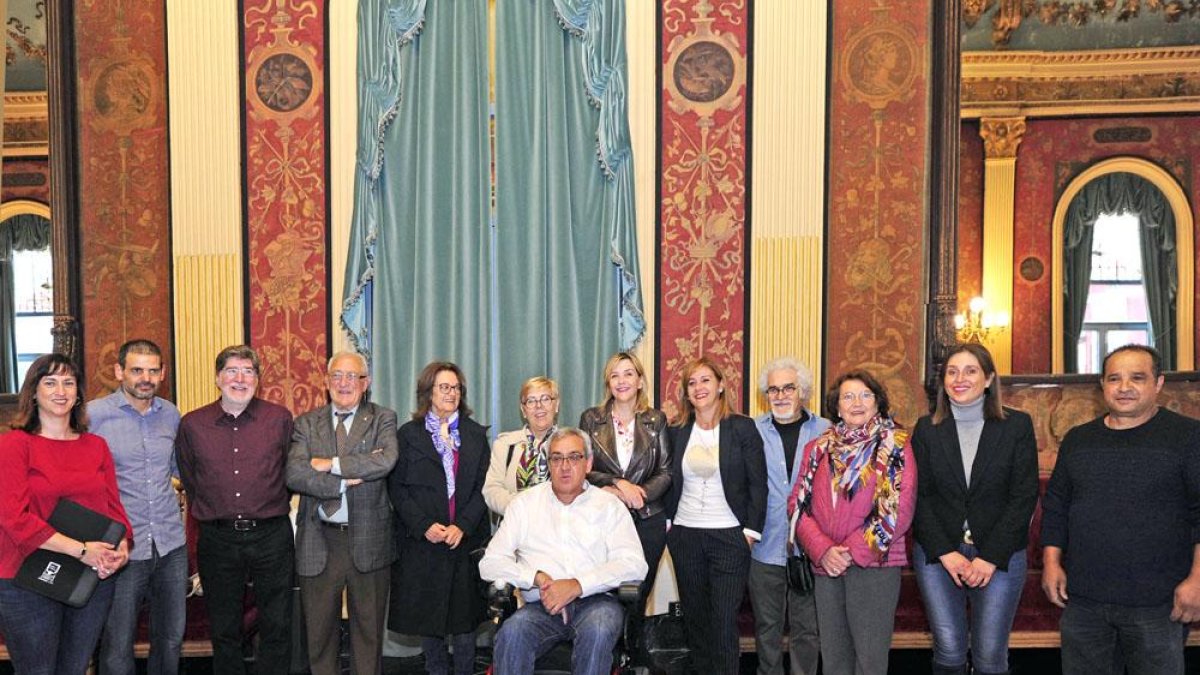 Imagen de los integrantes de las entidades sociales.-ISRAEL L. MURILLO