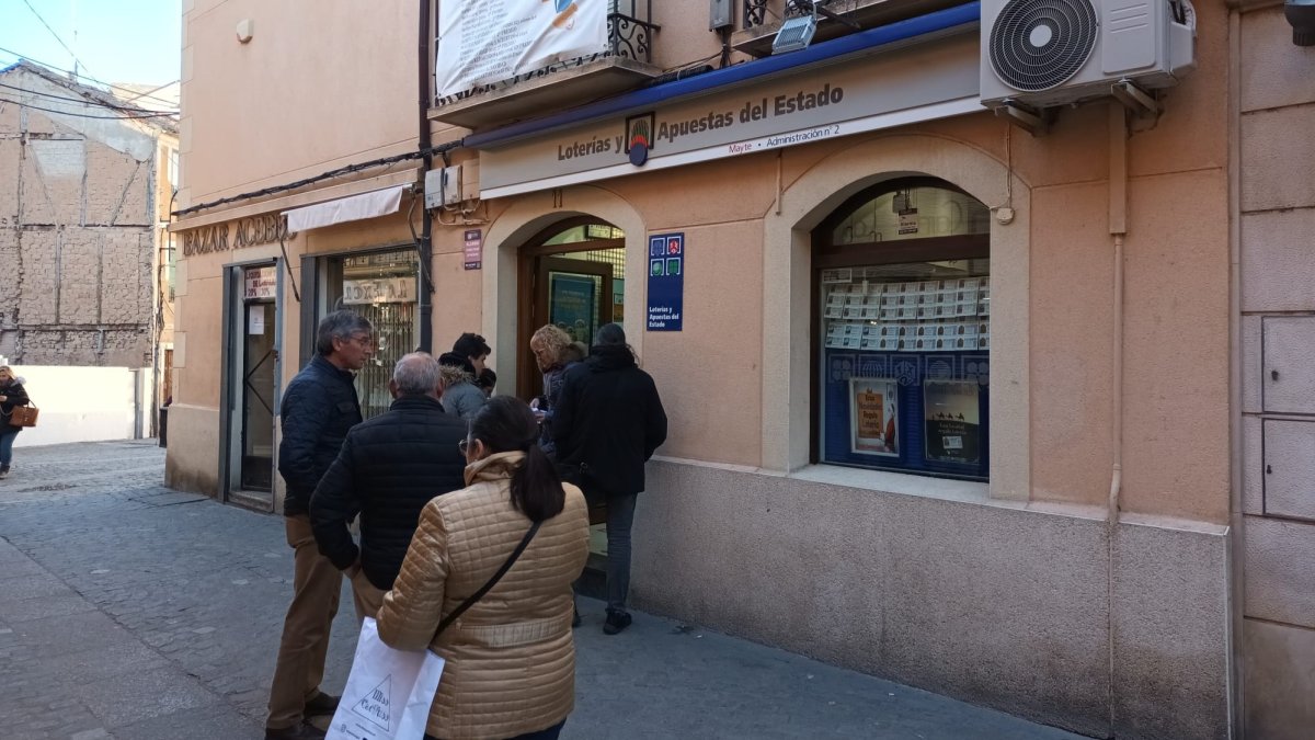 Las colas suelen ser habituales en estas fechas