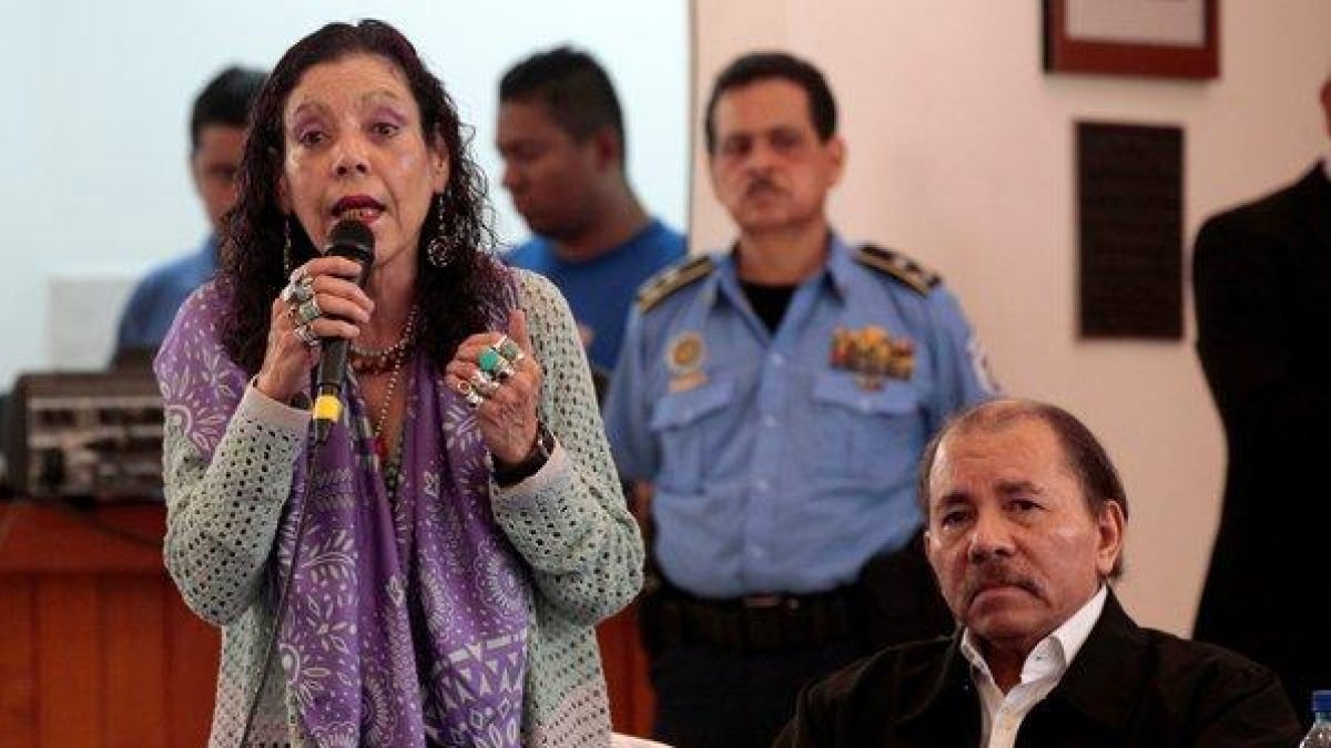 Rosario Murillo, además de ser la esposa del presidente de Nicaragua, es la vicepresidenta del país.-REUTERS