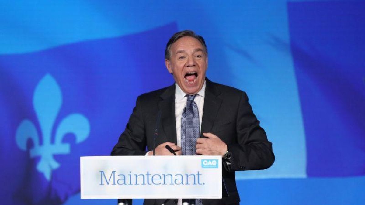 François Legault celebra la victoria del CAQ en Quebec.-REUTERS