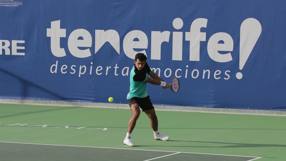 Álvarez en la pista del Chalenger de Tenerife. MEF TENNIS EVENTS