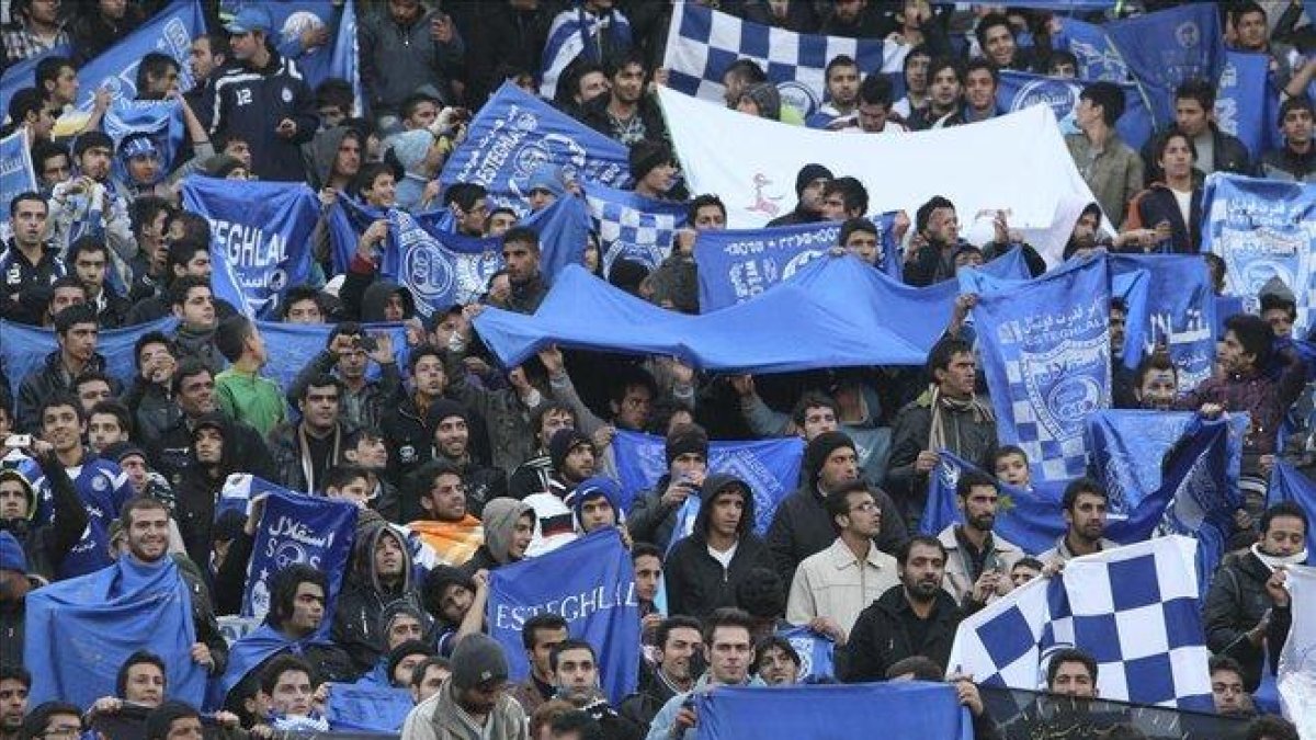 Seguidores del Esteghlal FC de Teherán.-