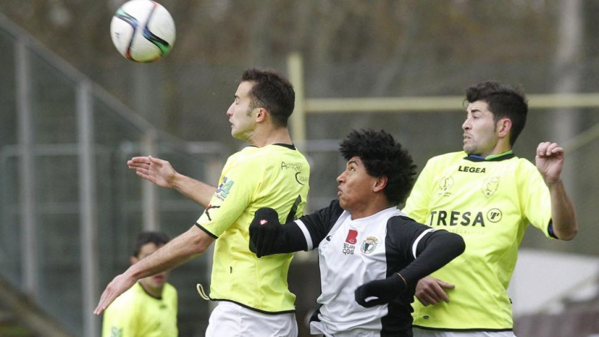 El último de los empates del Burgos CF llegó el pasado domingo ante el Lealtad.-SANTI OTERO