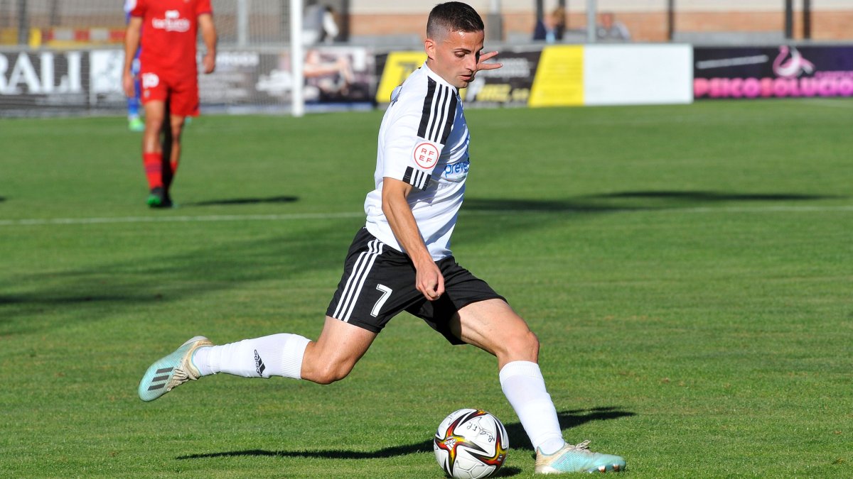 Barahona, jugador del Burgos CF Promesas. TOMÁS ALONSO