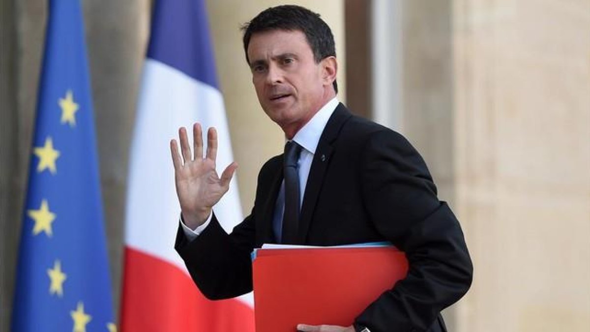 Valls, a su llegada a una reunión en el Elíseo, en París, el 15 de noviembre.-AFP / STEPHANE DE SAKUTIN