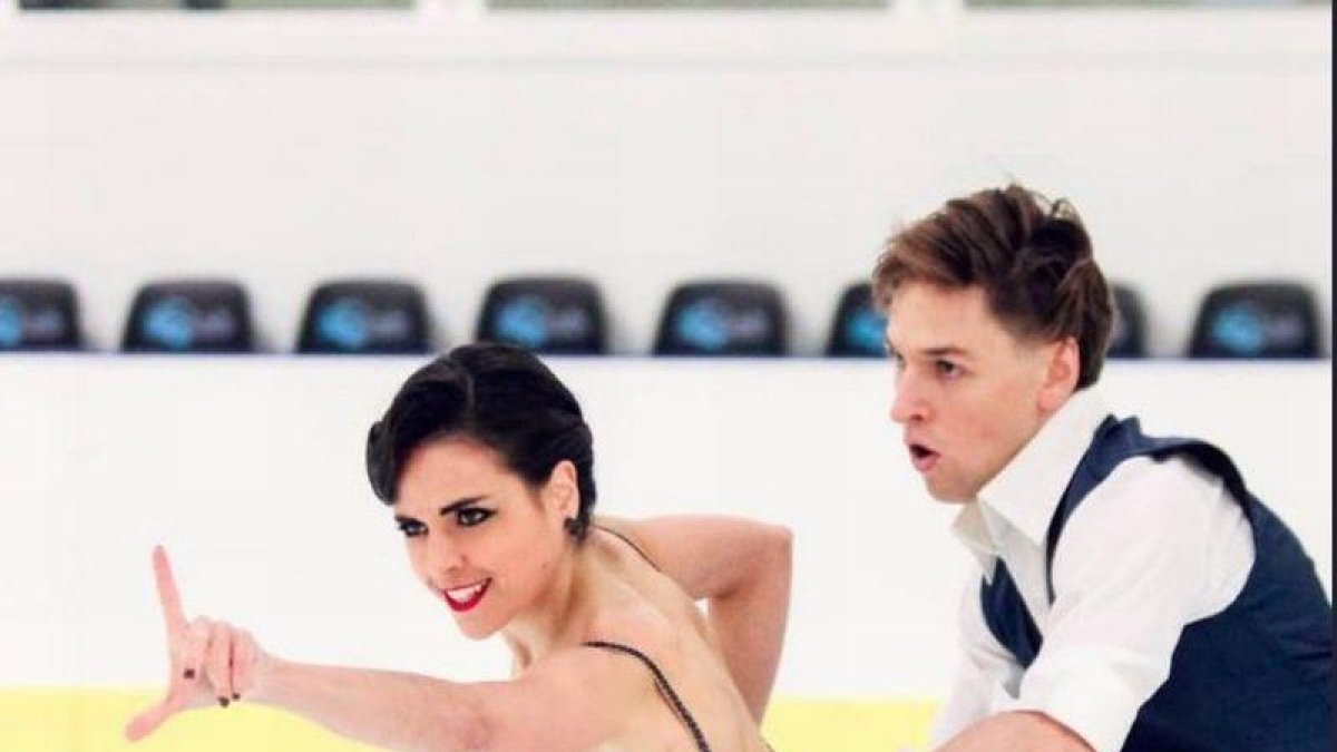 La pareja, en plena actuación.-FEDERACIÓN ESPAÑOLA DE DEPORTES DE INVIERNO