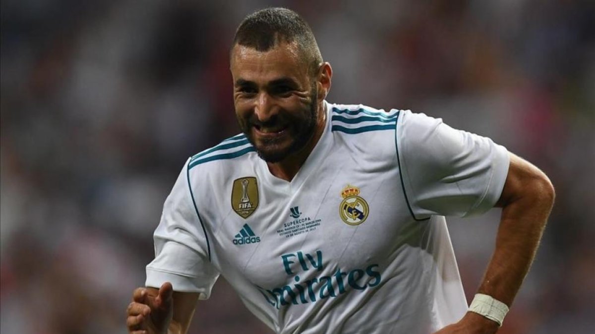 Karim Benzema durante el partido de vuelta de la Supercopa contra el Barça, el pasado 16 de agosto-GABRIEL BOUYS / AFP