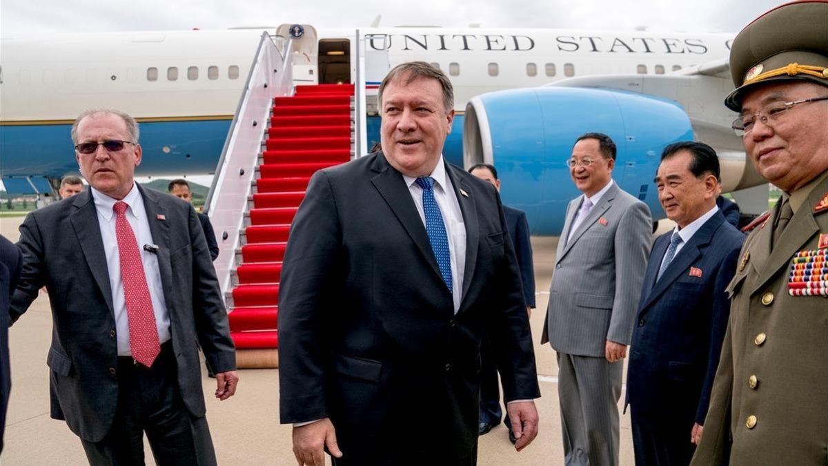 Mike Pompeo tras su llegada al aerpuerto de Pionyang. /-REUTERS