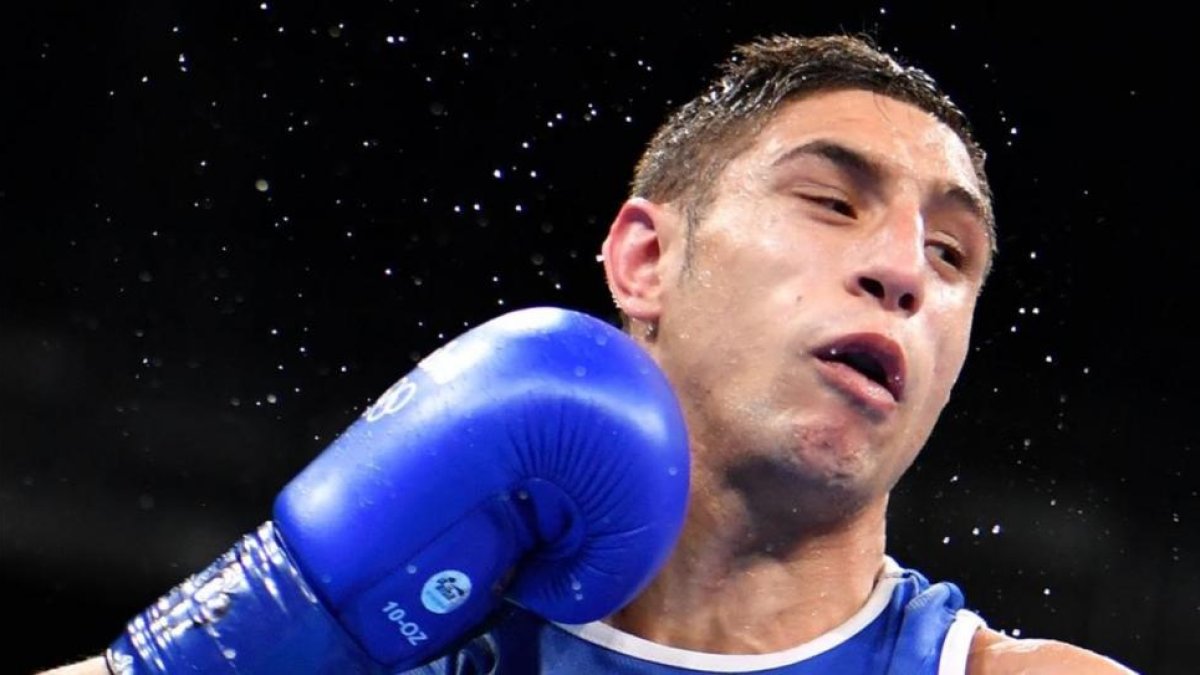 Carmona, durante el combate contra el colombiano Martínez.-AFP / YURI CORTEZ
