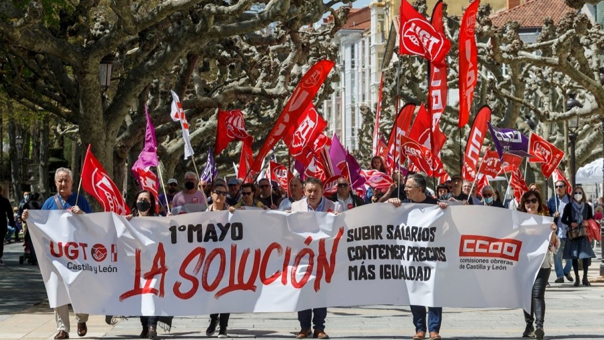 Manifestación conjunta de CCOO y UGT el 1 de Mayo en Burgos. SANTI OTERO
