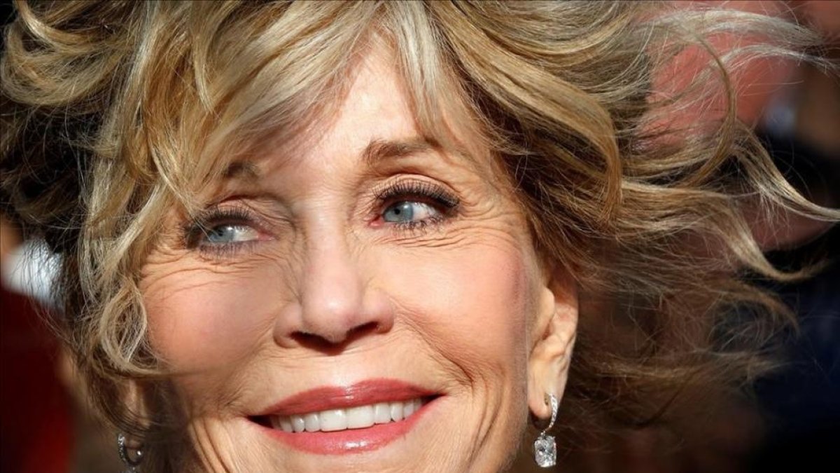 Jane Fonda sonrie a su llegada al 68º Festival de Cine de Cannes en Francia, el 20 de mayo de 2015.-/ SEBASTIEN NOGIER