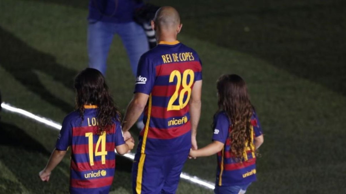 Javier Mascherano, durante la celebración del doblete en el Camp Nou-JULIO CARBO