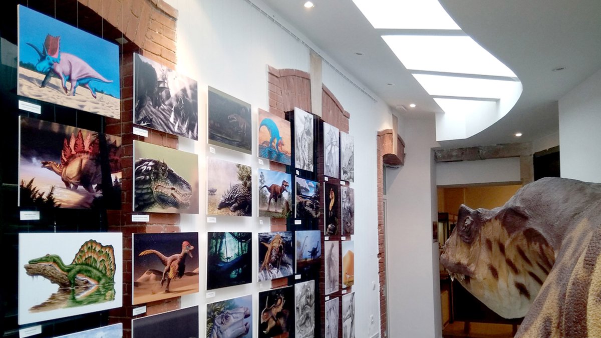 La exposición pueder verse en el Museo de los Dinosaurios de Salas y muestra escenas creadas por autores de todo el mundo. ECB