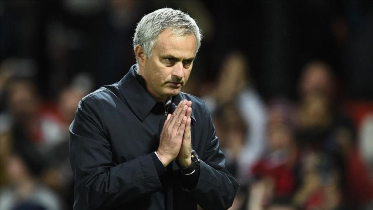 Mourinho dudó de la capacidad del colegiado Anthony Taylor de hacer un buen partido.-AFP / OLI SCARFF