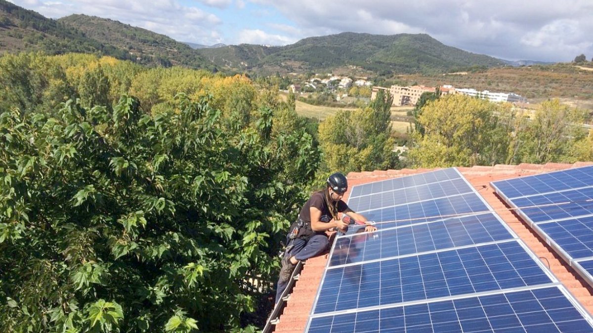 Imagen de placas solares para autoconsumo. ICAL