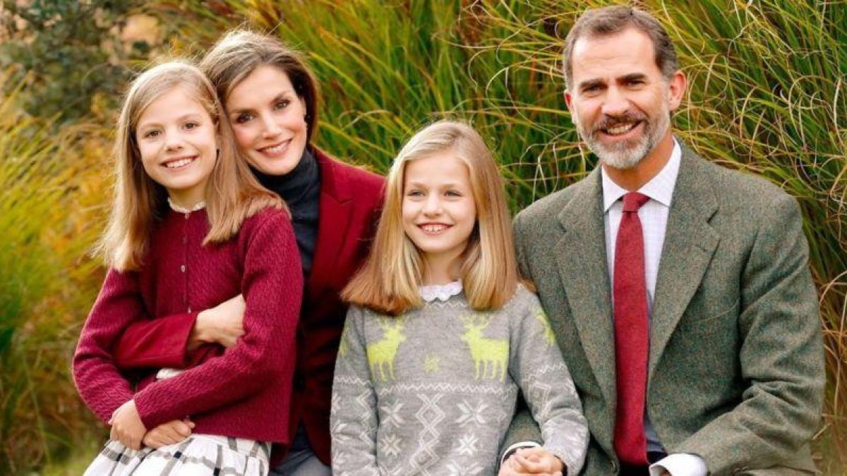 De izquierda a derecha, la princesa de Asturias Leonor, la reina Letizia, la infanta Sofía y el rey Felipe VI.-