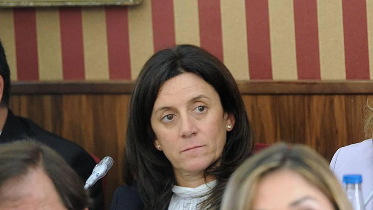 La concejal no adscrita Silvia Álvarez de Eulate durante un Pleno municipal-ISRAEL L. MURILLO