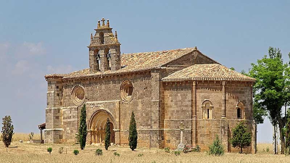 La ermita de Nuestra Señora del Torreón, cuya imagen es muy venerada por los habitantes y allí se celebra una romería en su honor en el mes de octubre.-ECB