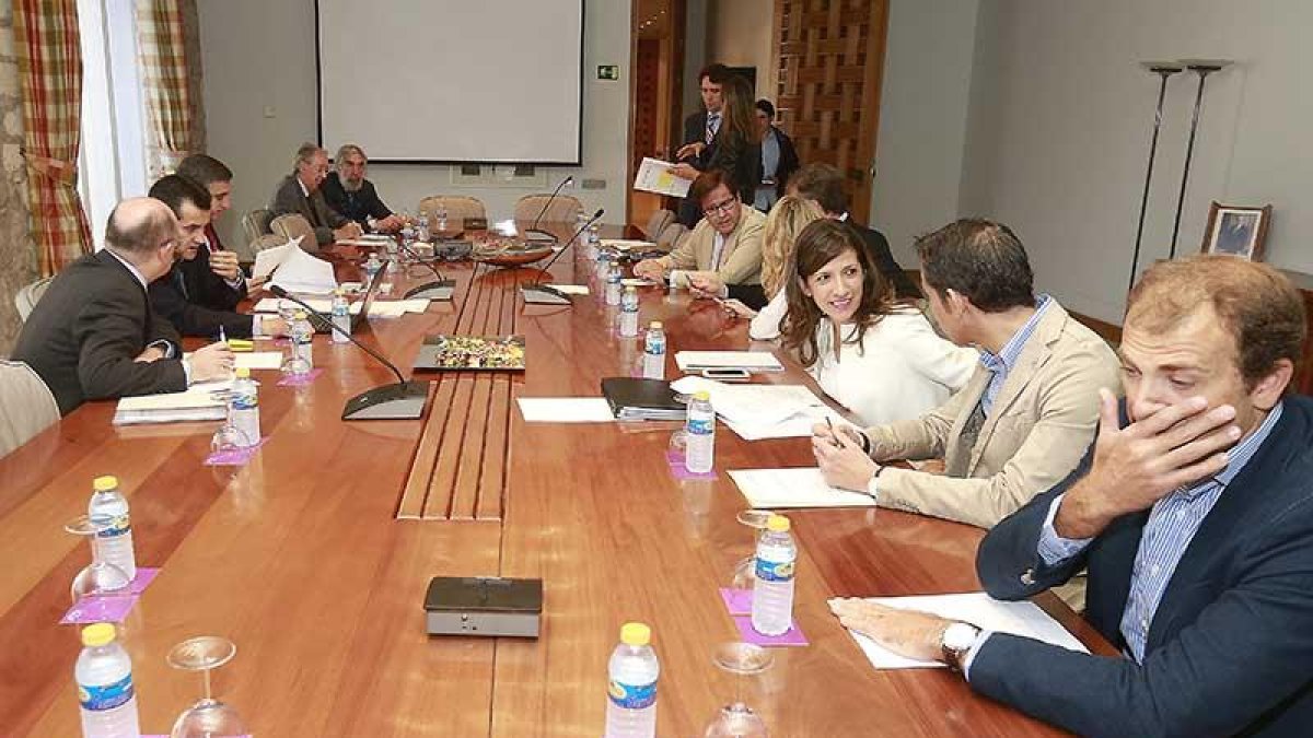 Los miembros del consejo del consorcio en una imagen de archivo.-RAÚL OCHOA