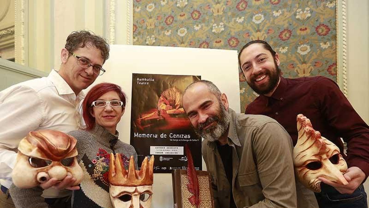 Sito Matía, Cristina Salces, Álex Britos y Fran de Benito, de i. a d., ayer durante la presentación del montaje.-Raúl Ochoa