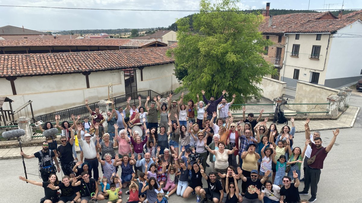 El pueblo participó con ilusión y ganas