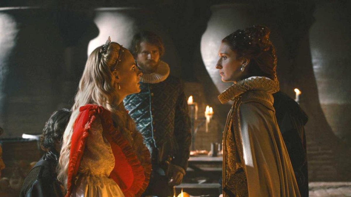 Olivia Chenery y Rebecca Scott, protagonistas de 'Reinas', la serie de TVE.-TVE