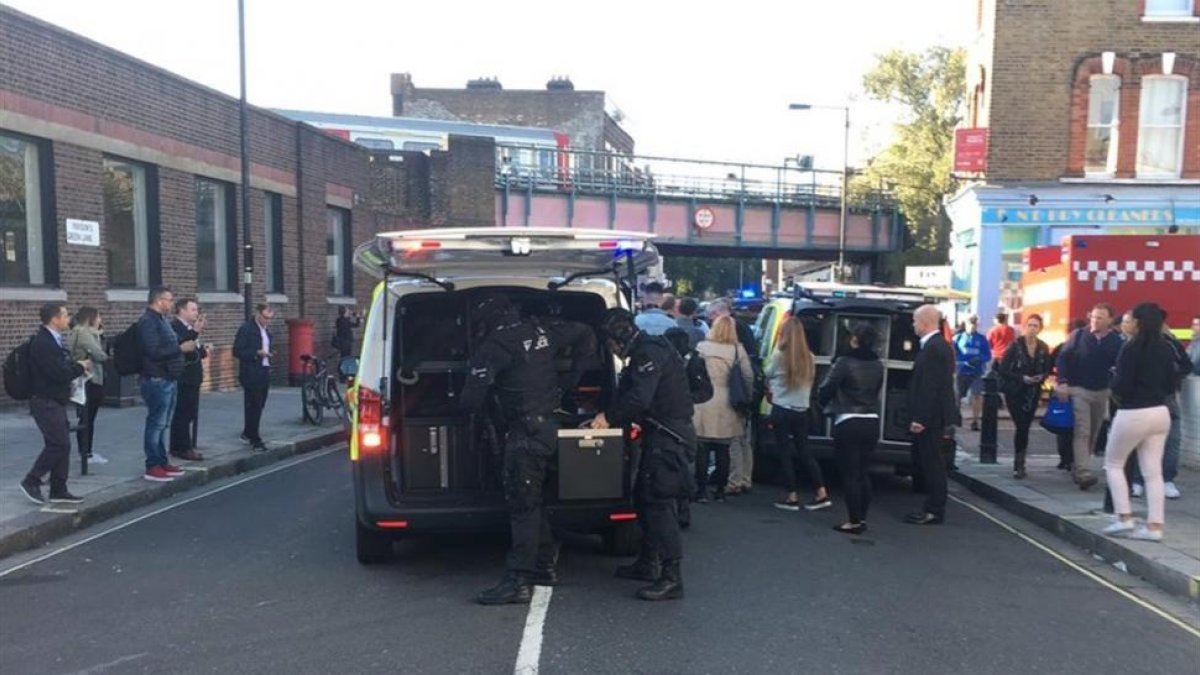 Dispositivo policial y de emergencias por el atentado en el metro de Londres-EL PERIÓDICO